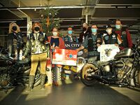Harley Davidson Gruppen spenden zu Weihnachten